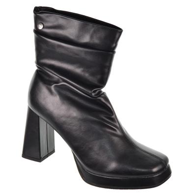 23178 Isteria Botín sintético vegano licra. forro textil acolchado. Piso forrado sintético. plataforma y tacón. Antideslizante.