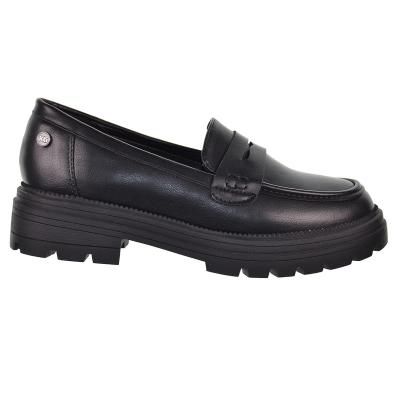 150639  Xti Kids Zapato Mocasín charol sintético. forro textil y detalle con antifaz. Suela de goma desdentada antideslizante.