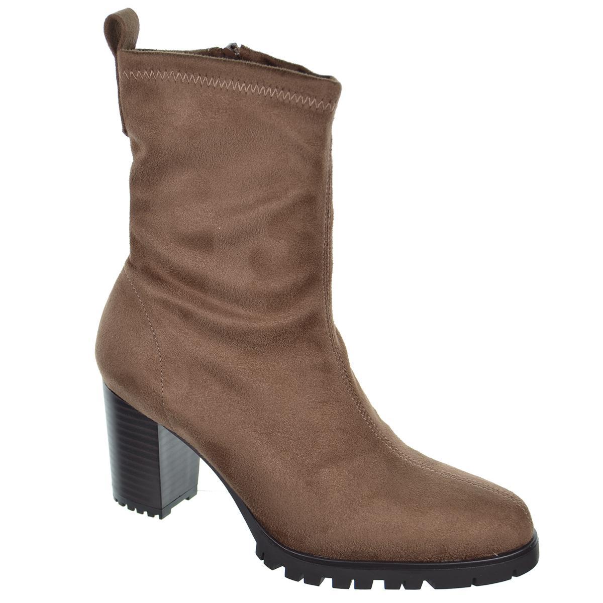 25243 D´Angela Botín antelina con licra. Forro textil. Cremallera interior. Suela de caucho con tacón ancho de 7cm de altura.