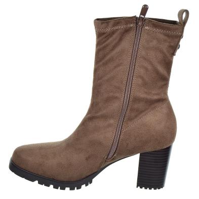 25243 D´Angela Botín antelina con licra. Forro textil. Cremallera interior. Suela de caucho con tacón ancho de 7cm de altura.