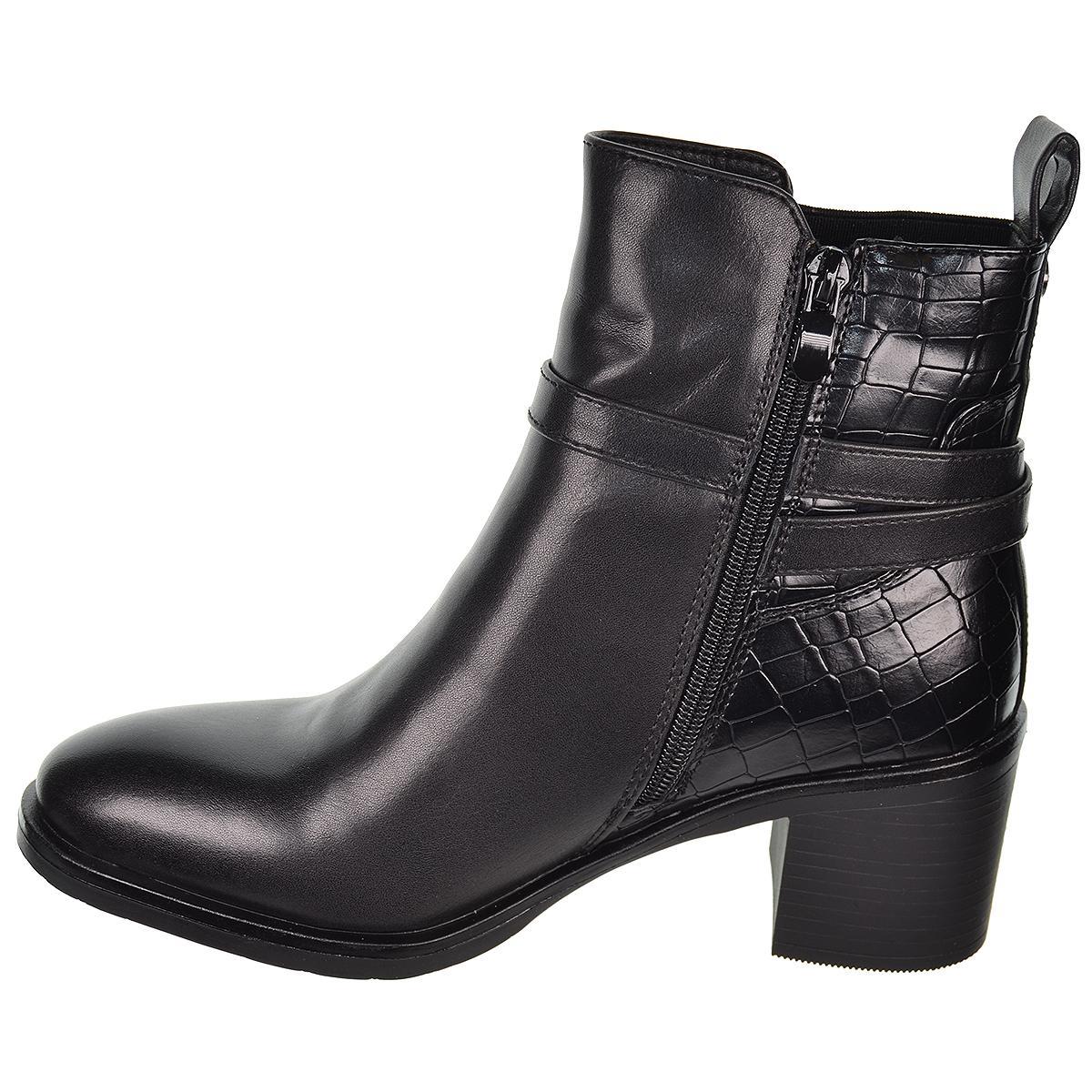 25622 Amarpies Botín sintético. Elástico y cremallera. Acolchado. Piso de caucho antideslizante. Tacón ancho de 6cm. de altura.