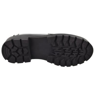 150640 Xti Kids Zapato Mocasín en charol. Sintético y detalle con antifaz. Suela de goma desdentada antideslizante.