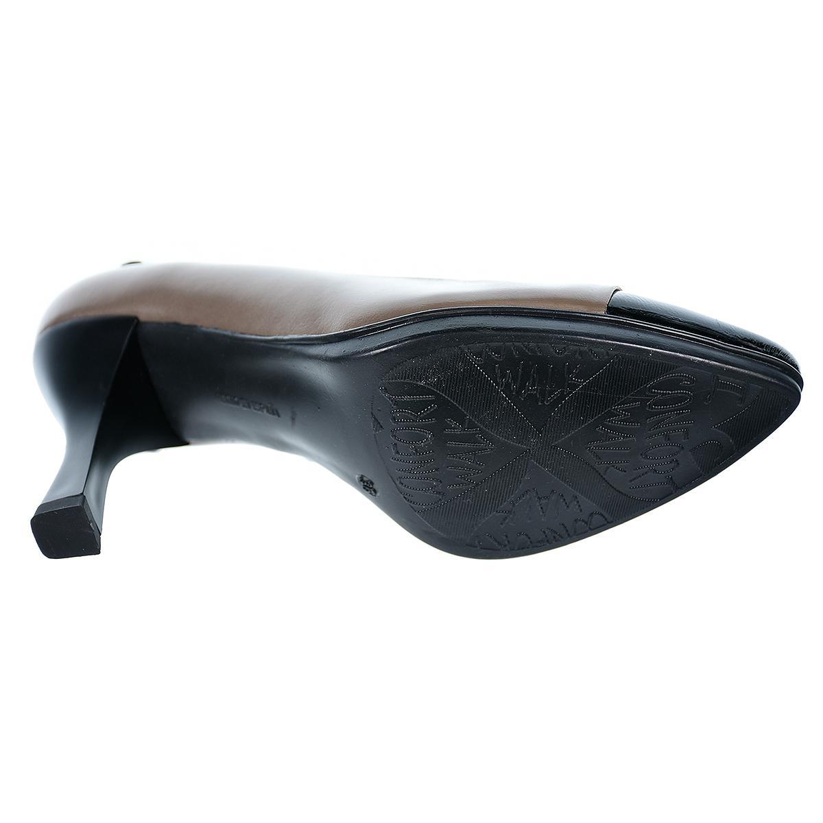 Desiree Zapato Piel puntera en charol. Acolchada transpirable y ergonómica. Tacón de 7´5cm de antideslizante. Desiree Zapato Piel puntera en charol. Acolchada transpirable y ergonómica. Tacón de 7´5cm de antideslizante.