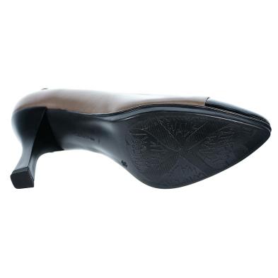 Desiree Zapato Piel puntera en charol. Acolchada transpirable y ergonómica. Tacón de 7´5cm de antideslizante. Desiree Zapato Piel puntera en charol. Acolchada transpirable y ergonómica. Tacón de 7´5cm de antideslizante.