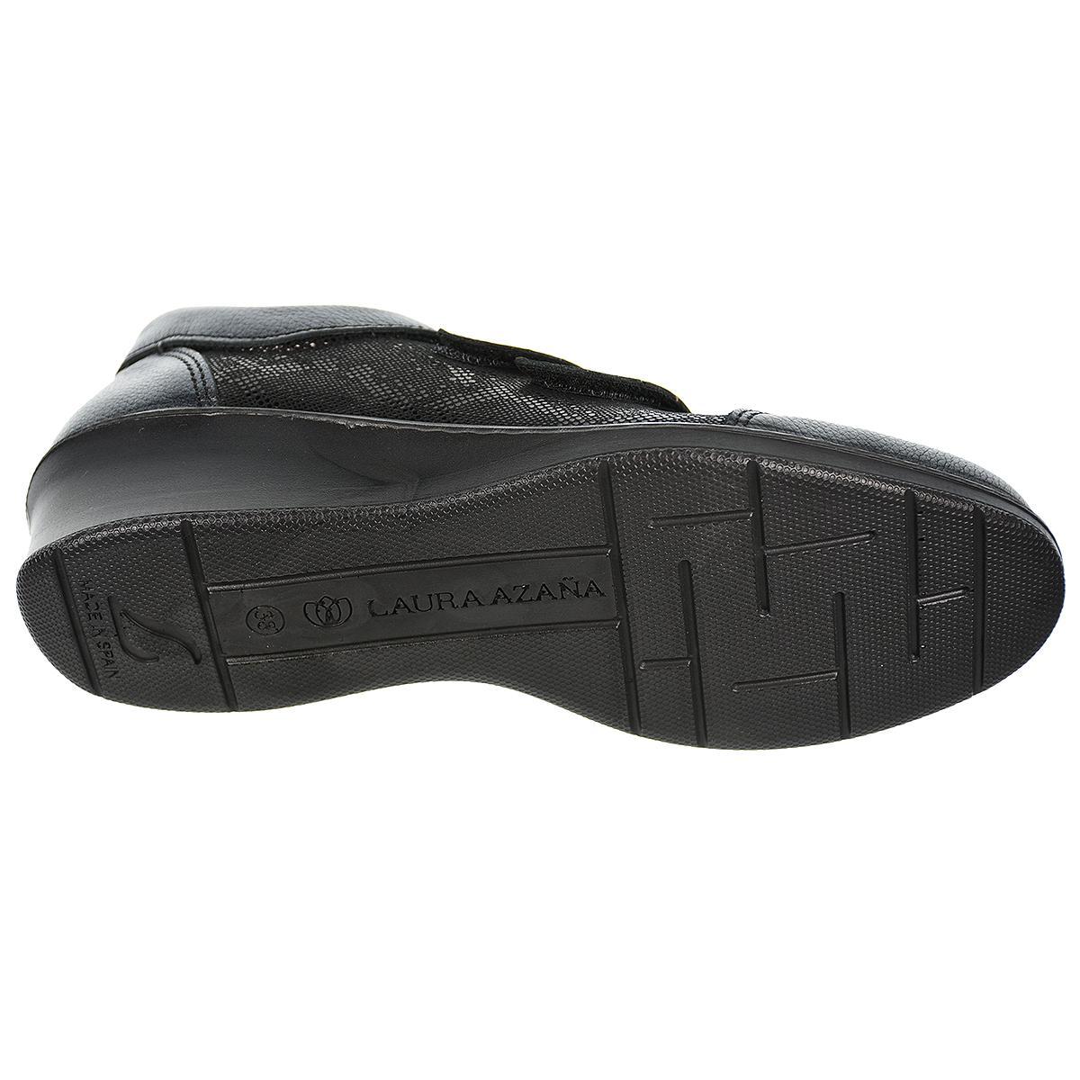 21833 Laura Azaña Zapato Confort Piel y textil. Forro y plantilla anti bacterias. con velcro. Piso de poliuretano en cuña