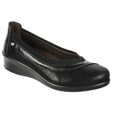 21853 Laura Azaña Zapato Confort Piel estilo salón. Con elástico. Forro y plantilla textil anti bacterias. Piso poliuretano cuña