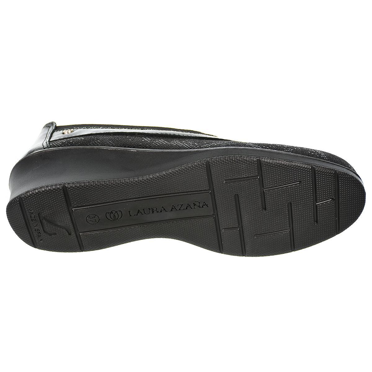 21853 Laura Azaña Zapato Confort Piel estilo salón. Con elástico. Forro y plantilla textil anti bacterias. Piso poliuretano cuña