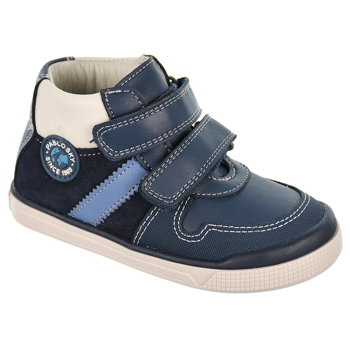 035320 Pablosky Botín Piel. Forro transpirable. velcro y puntera reforzada. Suela antideslizante flexible.