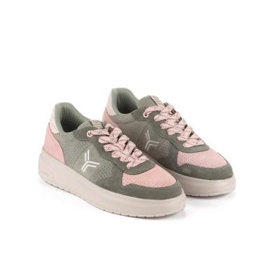 Moussy Yumas Sneaker Piel Serraje. Forro textil. cordones ajustables. Plantilla extraíble confort látex y suela antideslizante.