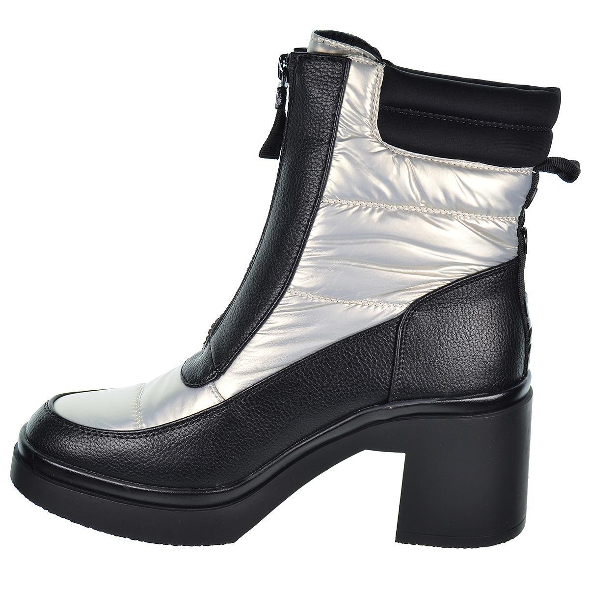 25221 D´Angela Botín Acolchado textil acolchado y sintético con forro textil. Cremallera tacón ancho de 7cm y plataforma de 2cm.