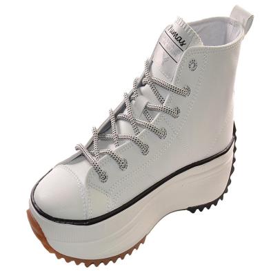 Nahla Yumas Botín Botín sintético, forro textil y plantilla confort látex, que garantiza su comodidad. Cierre en cordones para u