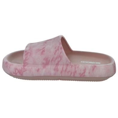 Nicoboco Tamir Zueco en goma muy confortable y ligero. Un original diseño para disfrutar los días de playa y piscina.