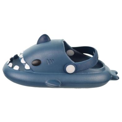 Nicoboco Shark Zueco de goma muy ligero y confortable. Correa trasera giratoria. Para los días de playa o piscina. Nicoboco Shark Zueco de goma muy ligero y confortable. Correa trasera giratoria. Para los días de playa o piscina.