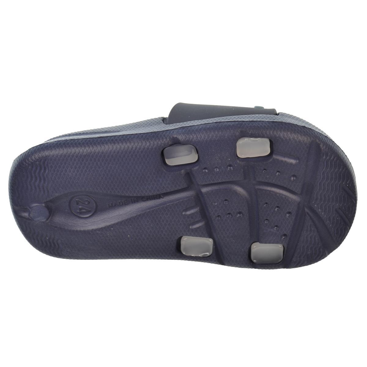 Nicoboco Wellington Chancla en goma muy confortable y ligera. Un original diseño para disfrutar los días de playa y piscina. Nicoboco Wellington Chancla en goma muy confortable y ligera. Un original diseño para disfrutar los días de playa y piscina.