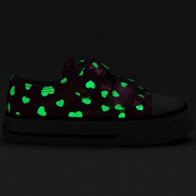 14155 Osito Zapatilla Zapatilla textil metalizado, estampado de corazones que brillan en la oscuridad. Forro textil y velcro