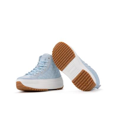 Madelein Yumas Botín Botín nylón y microfibra, forro textil y plantilla confort látex. Cierre en cordones. goma antideslizante.