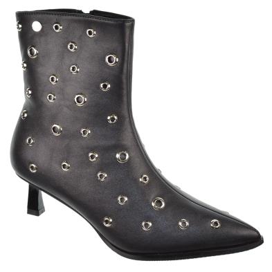 Isteria 555 Botín Acolchada con Remaches Tacón Fino Mujer